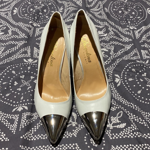 DIAVOLINA Size 9 LEATHER White Heels Silver Capped In Great Cond! - Picture 3 of 8
